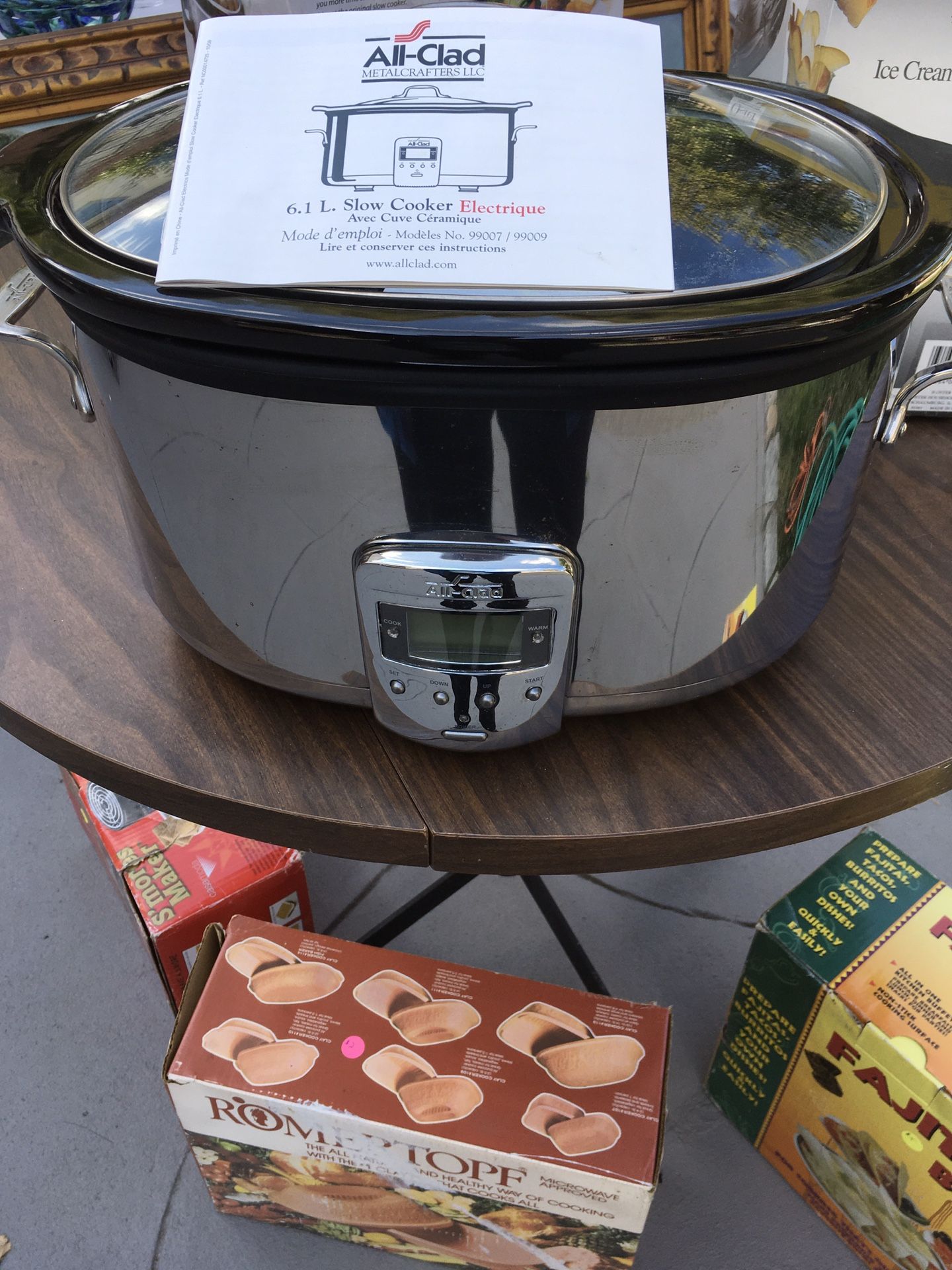Slow electric cooker