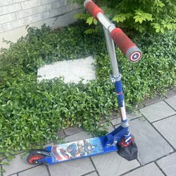 Kids Marvel Captain America Huffy Scooter AND Fusion Scooter Stand