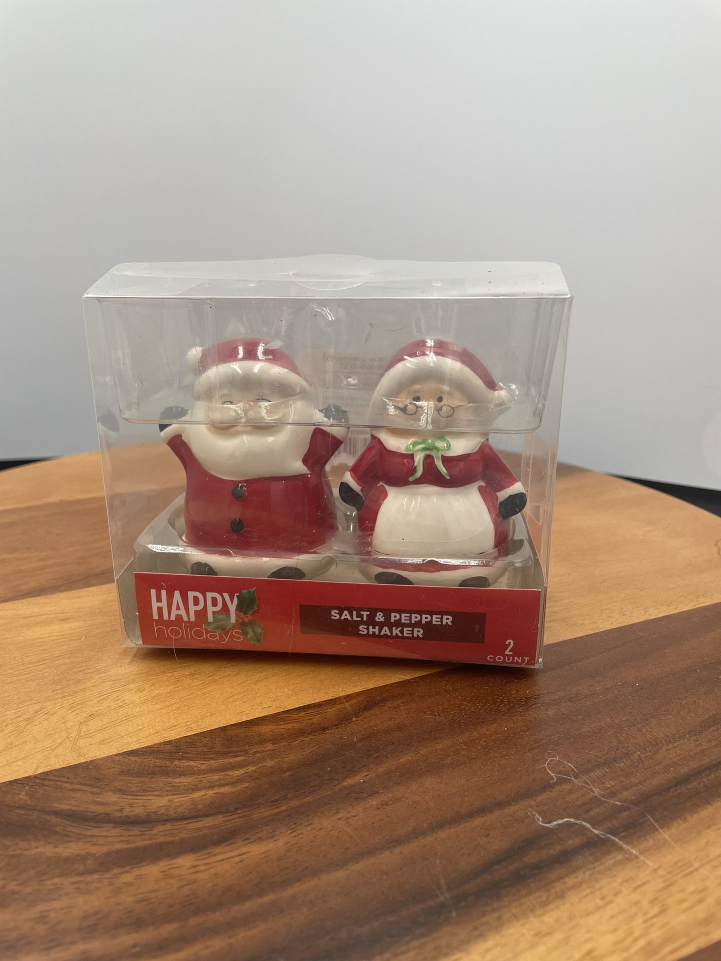 Vintage Santa & Mrs Claus Salt & Pepper New