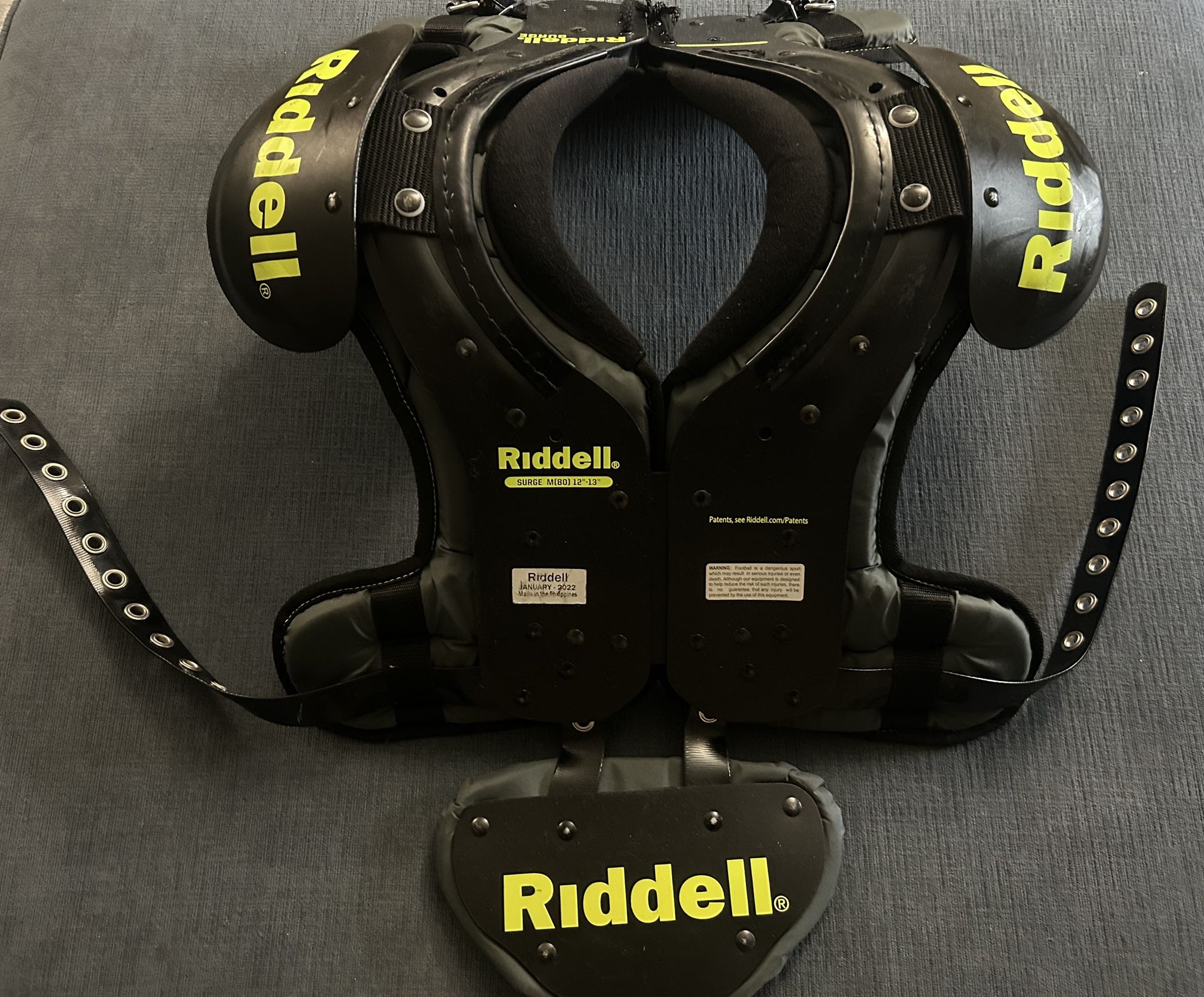 Riddell Youth Surge Shoulder Pads (small) W/ Back Shield