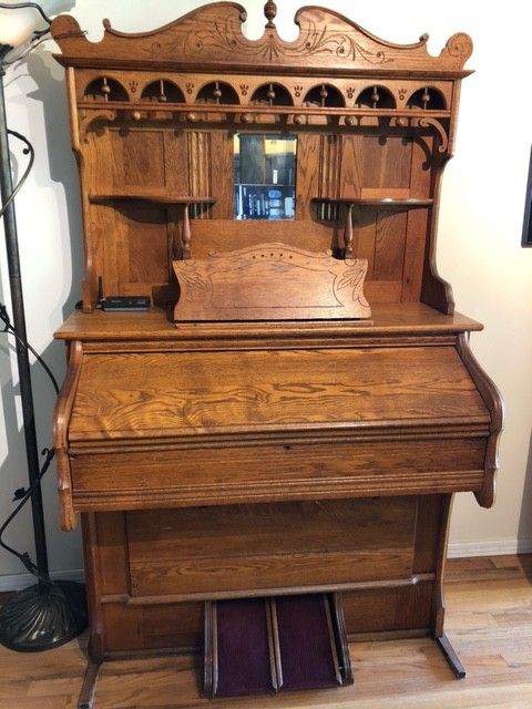 Antique Pump Organ (FREE)
