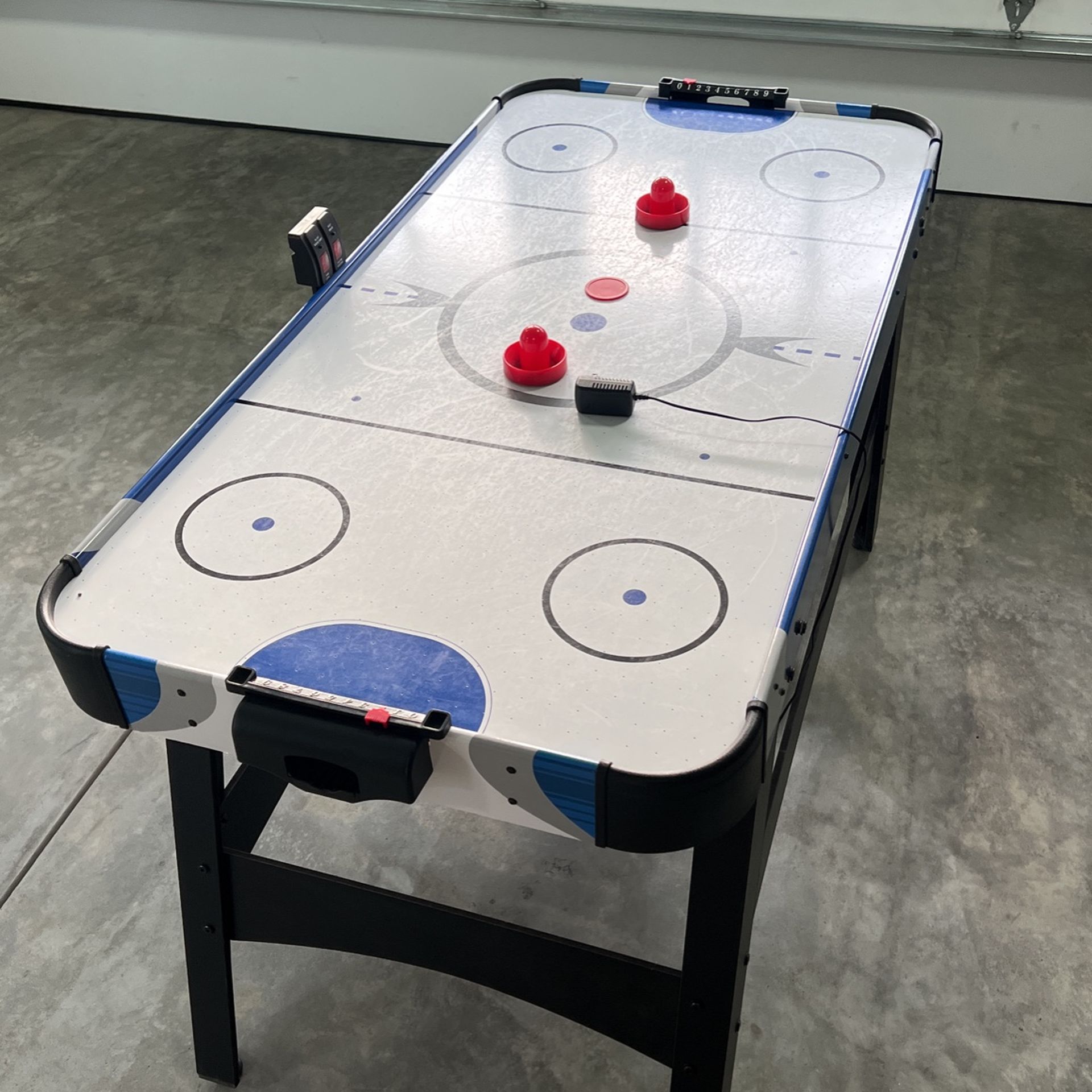 Air Hockey Table