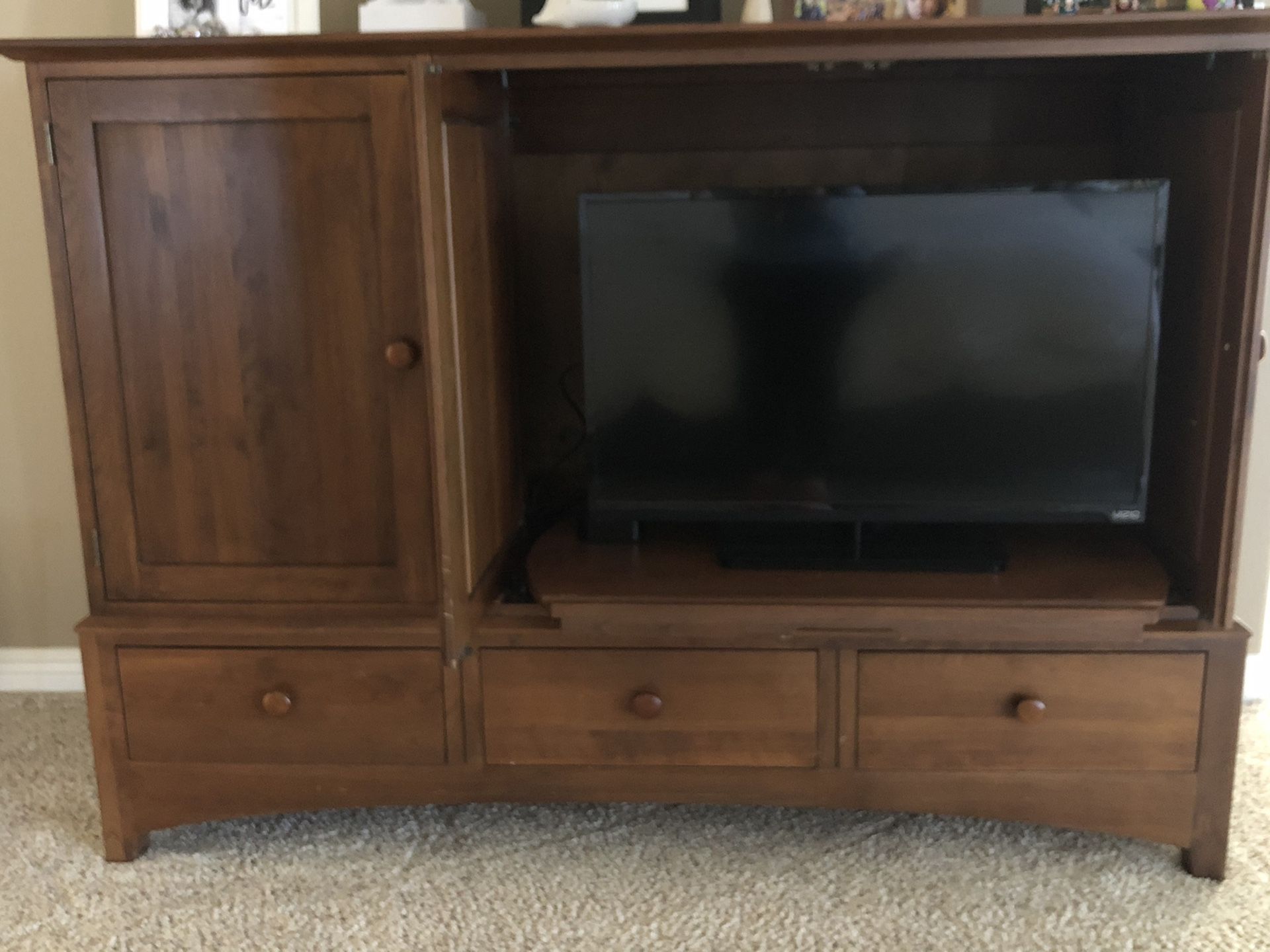 Ethan Allen tv console for Sale in STEVENSON RNH, CA OfferUp