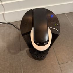 Keurig K-Classic Single Serve K-Cup Pod Coffee Maker, with 3 Brew Sizes, 48oz Removable Reservoir