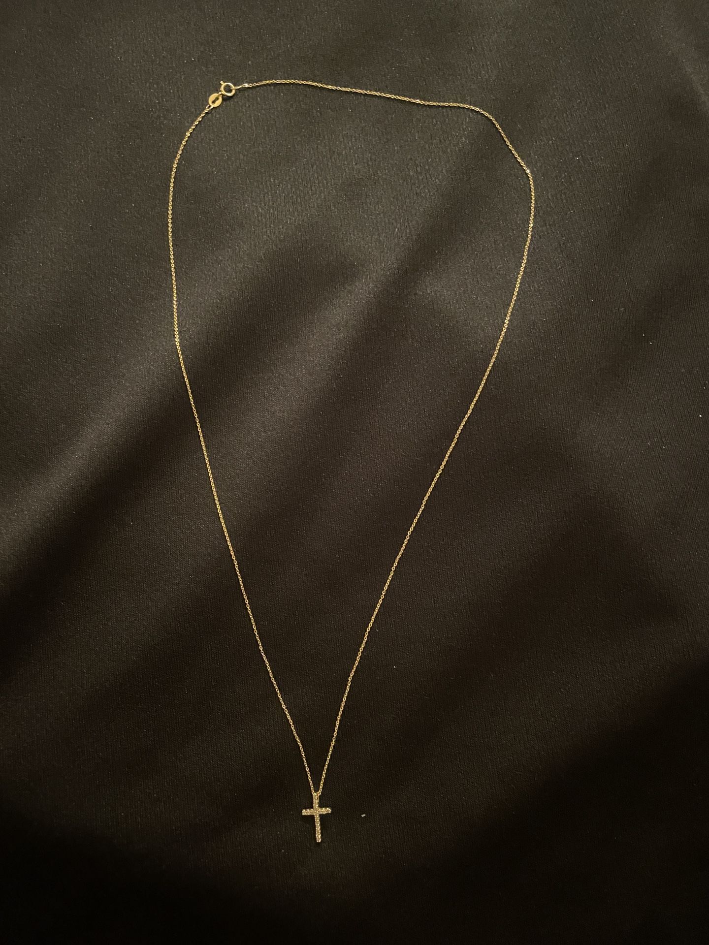 14k gold chain with tiny diamond 