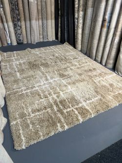 Great Condition Thomasville Meara Taupe & Ivory 8x10 Shag Rug