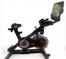 NordicTrack Commercial S22i Studio Cycle (360° Rotating HD Screen) - Excellent Condition
