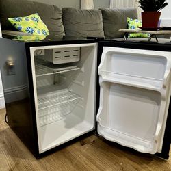 Arctic King Mini Fridge With Freezer, Black