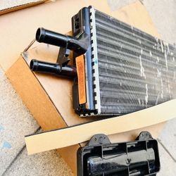 Freightliner Cascadia 2008-2017 Heater Core .. New In Box 
