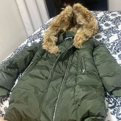 Women Coat Size  M 