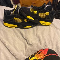 Jordan 4 Thunder 