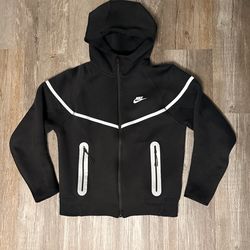 Black reflective nike tech