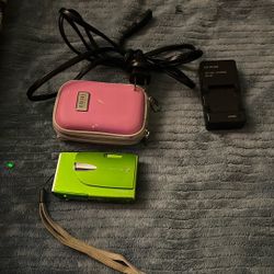 Green Fuji film z20fd digital camera with case and charger