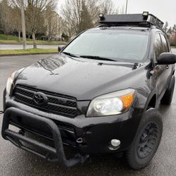 2007 Toyota RAV4 Limited V6 AWD – Clean Title – Lifted – Roof Rack – Runs Great