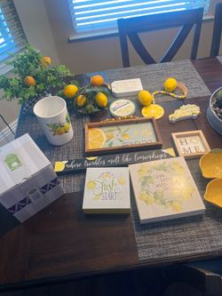 Big lot of lemon decorations scentsy warmer