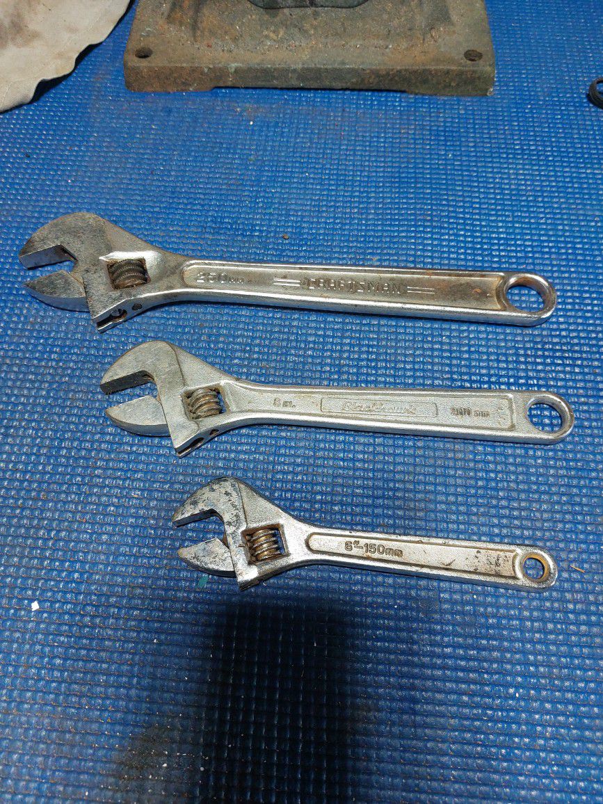 Crecent Wrench Set