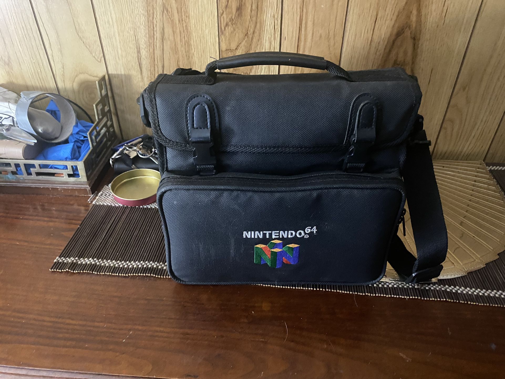 Nintendo 64 Set Case, Controllers And Games