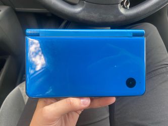 DSi XL with game