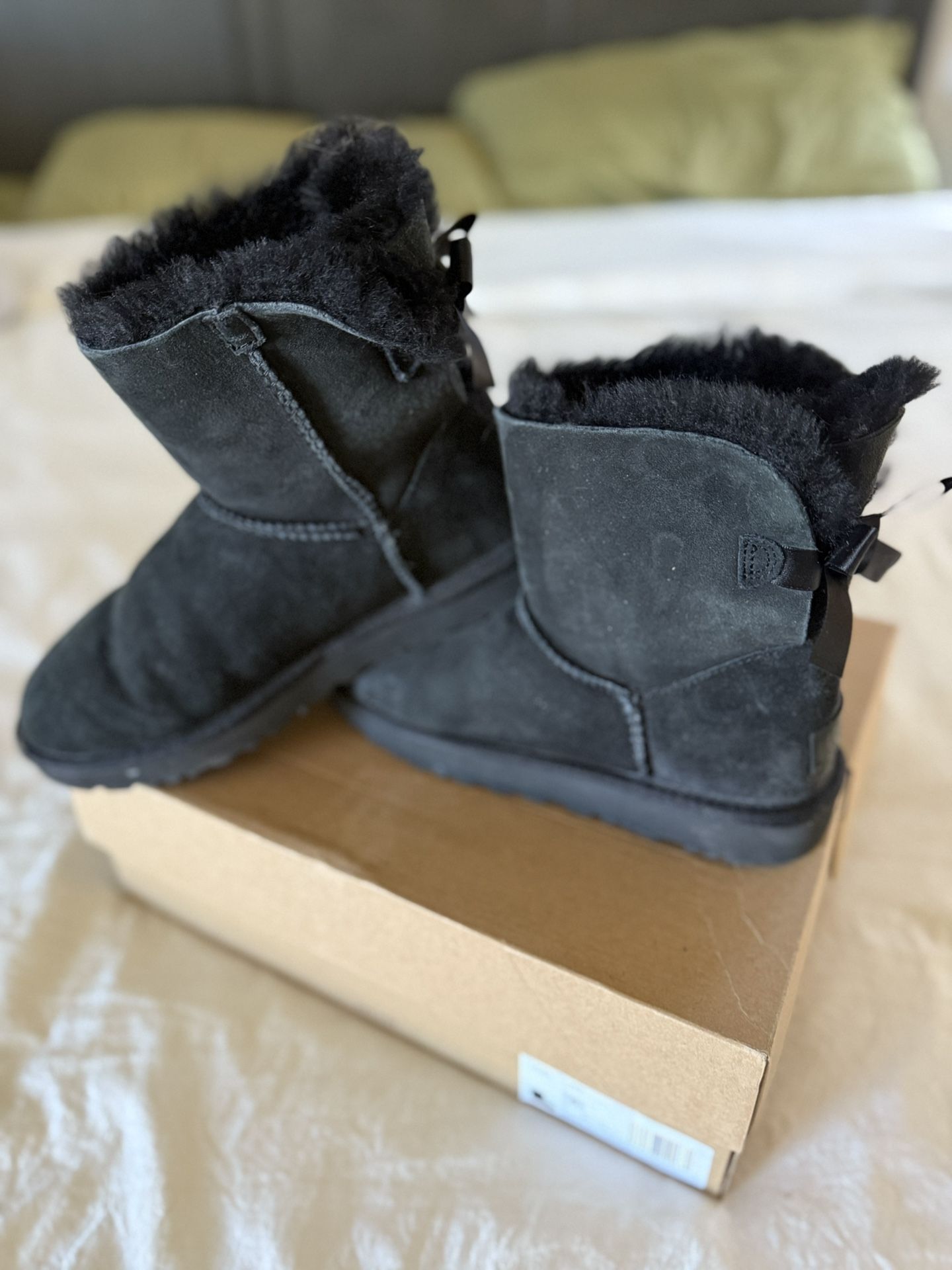 UGGs Womens Black Mini Bailey Bow