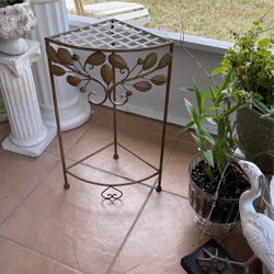PLANTER STAND