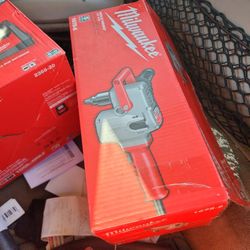 7.5 Amp 1/2 in. Hole Hawg Heavy-Duty Corded Drill
by

Milwaukee
