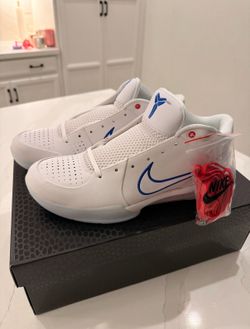 KOBE 4 CLIPPERS DRAFT DAY PACK