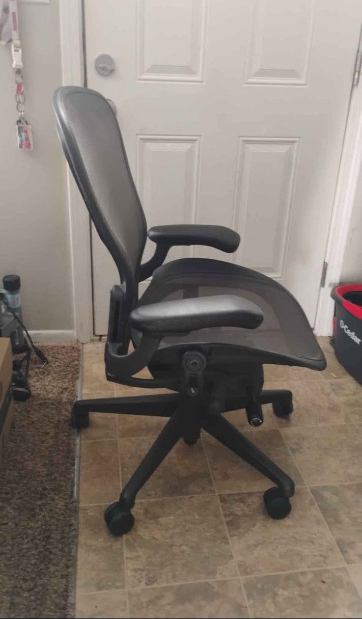 Herman Miller Aeron Chair Size C