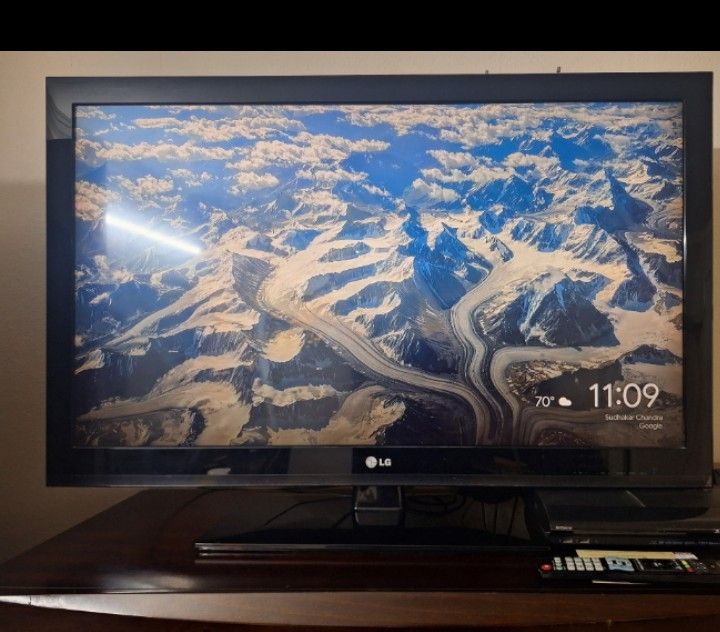 LG TV 40 In