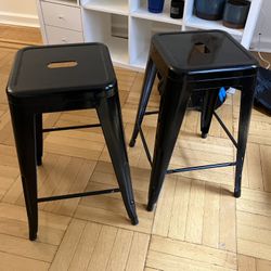 Black Metal Bar Stools
