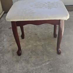 Vanity Seat in Queen Anne Style