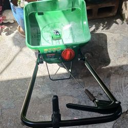 Scott Turf Builder