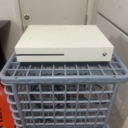 Xbox One S + One Controller