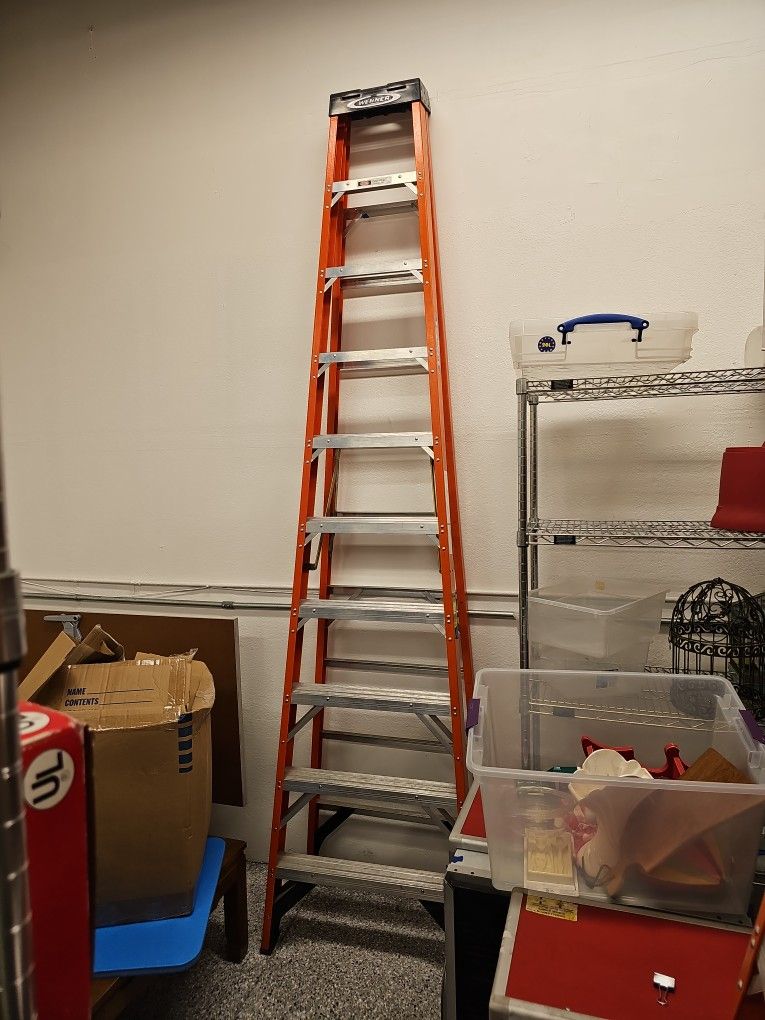 10 Foot Werner Fiberglass Ladder 