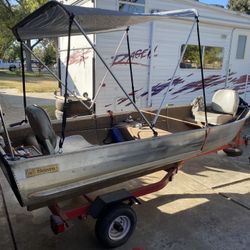 Aluminum fishing boat