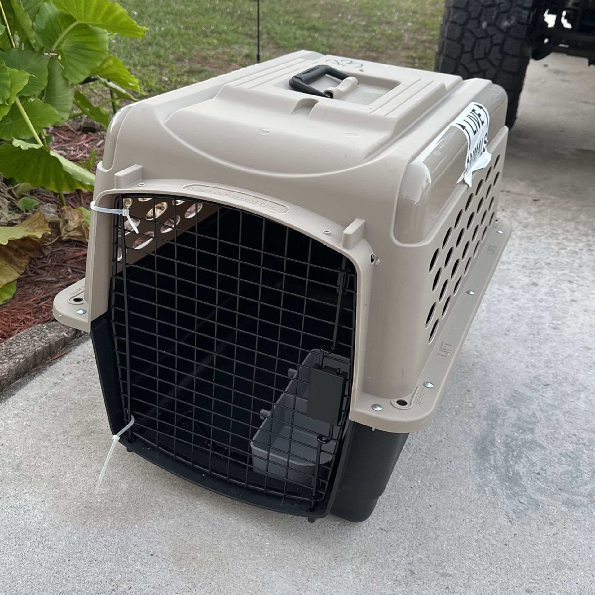 ~LIKE NEW~Large Kennel Veri Ultra~$50~DEAL!!!!