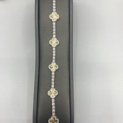 10k Gold With Natural Diamonds Bracelet 