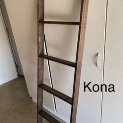 Farmhouse Ladders For Decor 