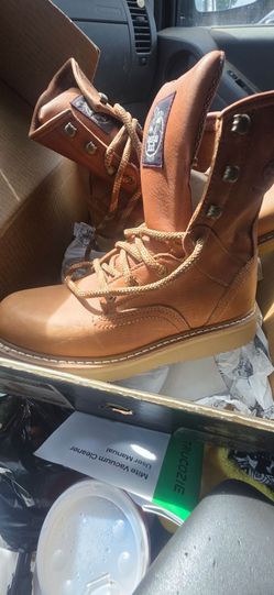 New boots 9 1/2 size