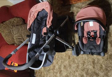 Carseat & stroller travel system