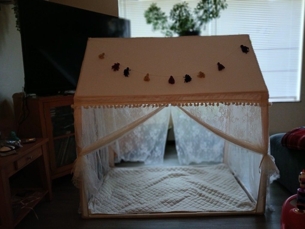 Children's Indoor Playhouse