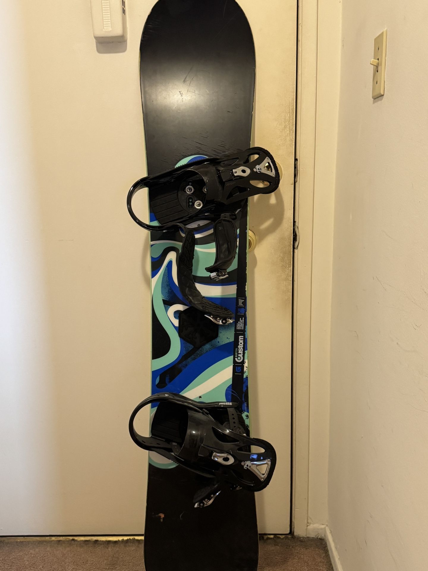 burton 146 cm snowboard 2025 Talent Scout Womens allowing you to jib through the rail yard and float across deep powder without the catchy Burton FeelGood Flying V [146