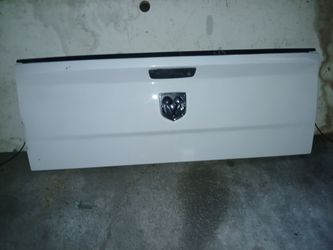 2009-2018 Dodge Ram 1500 white tailgate decklid