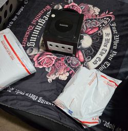 Classic Nintendo GameCube Console Bundle