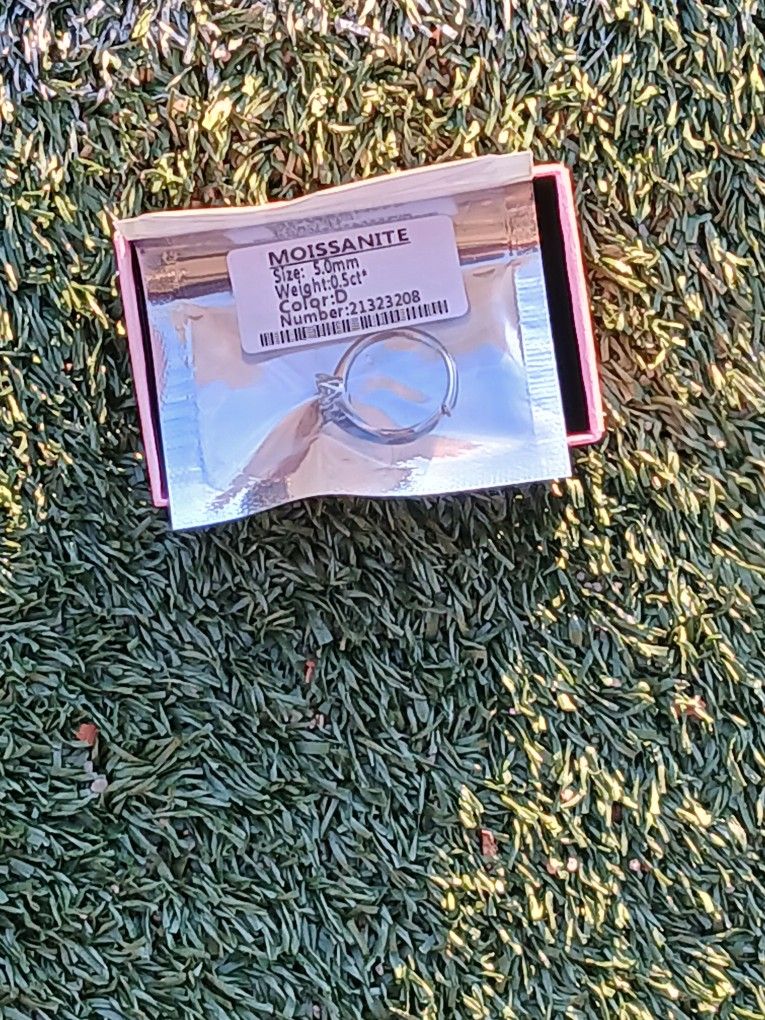 VVS Moissanite ring