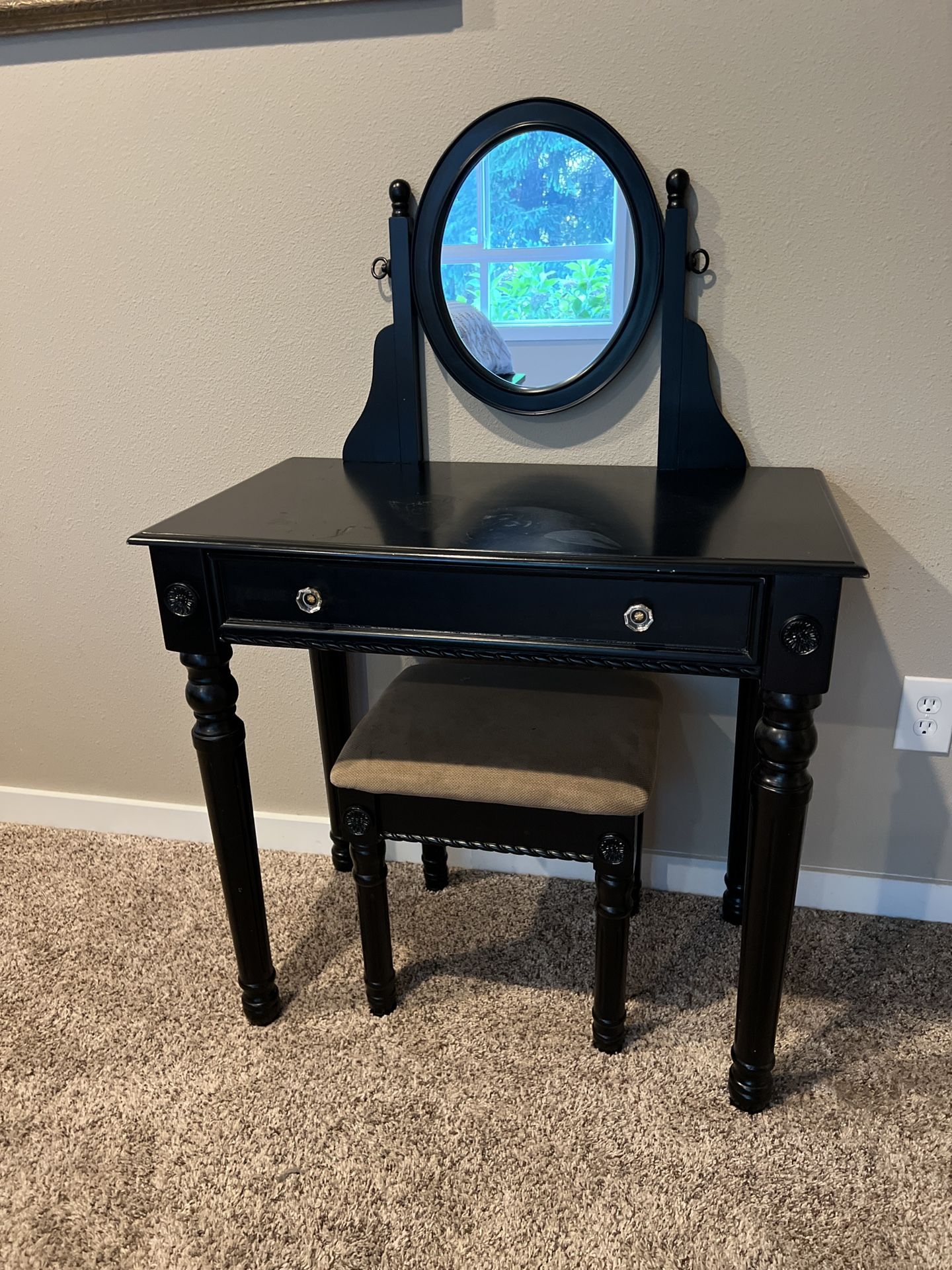 Vanity Desk with Mirror and Seat