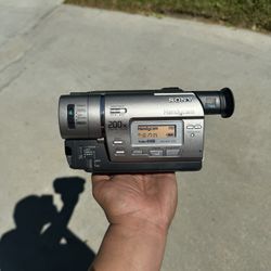 Sony Handycam Video 8 XR CCD-TR517