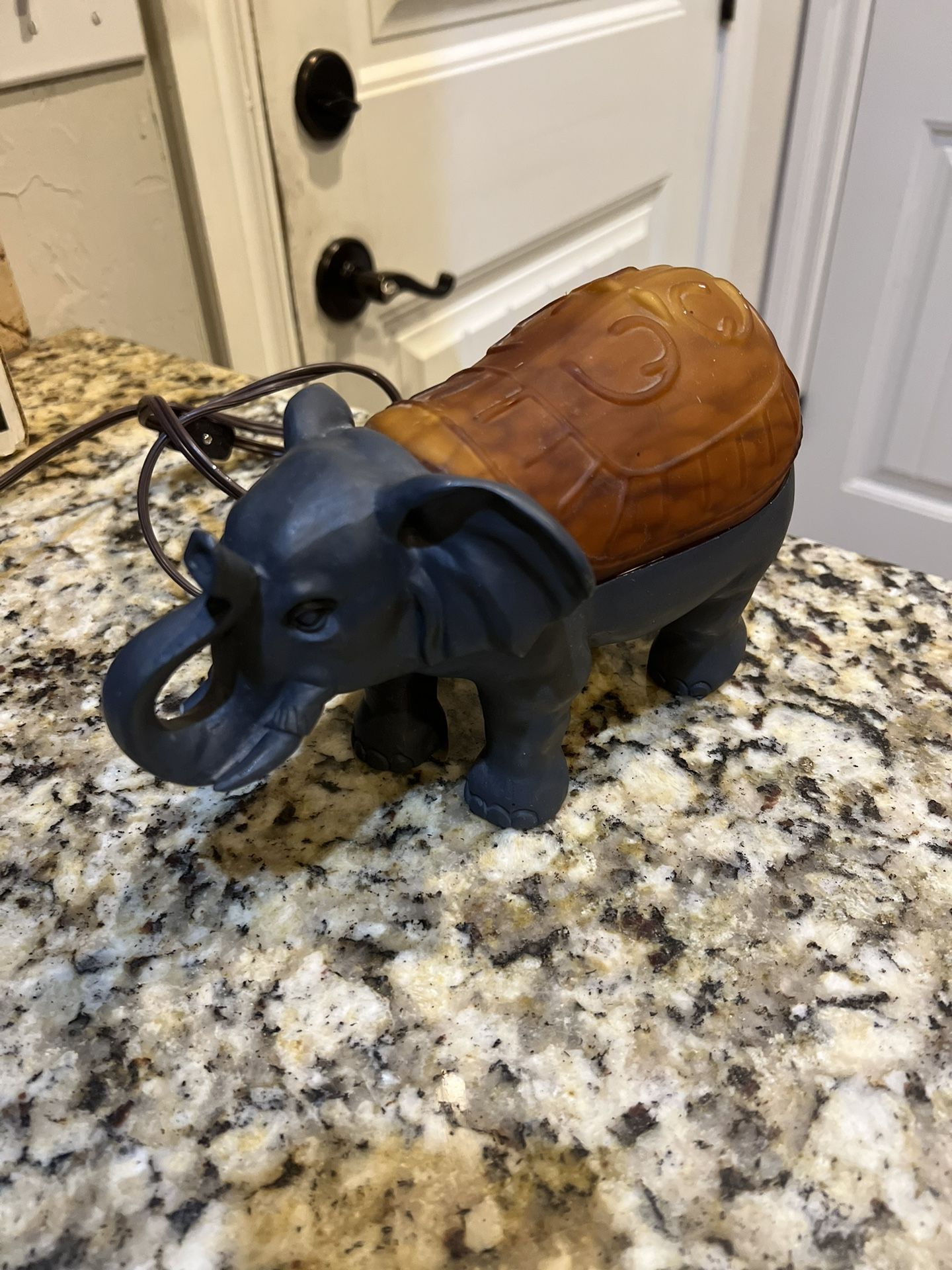 Cheyenne Elephant Art Glass Amber Lamp