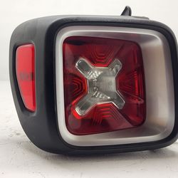 2015 Jeep Renegade OEM passenger side tail light