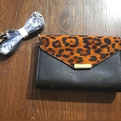 NEW Touch Screen purse with place for phone 8" wide, 5" high