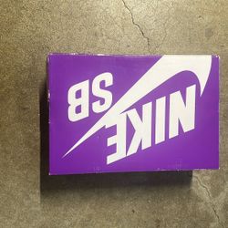 Nike SB Dunk Philadelphia Phillies